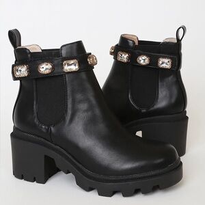 STEVE MADDEN BLACK ANKLE BOOTS